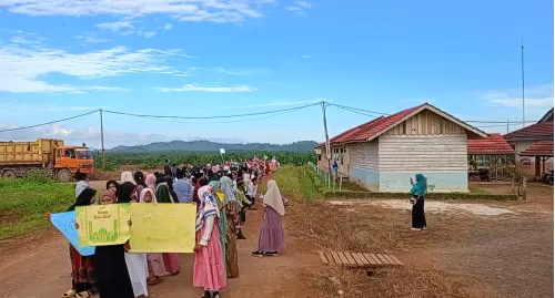 PAWAI BERSAMA SELURUH WARGA SEKOLAH SDS LAUT TIMUR DALAM RAN